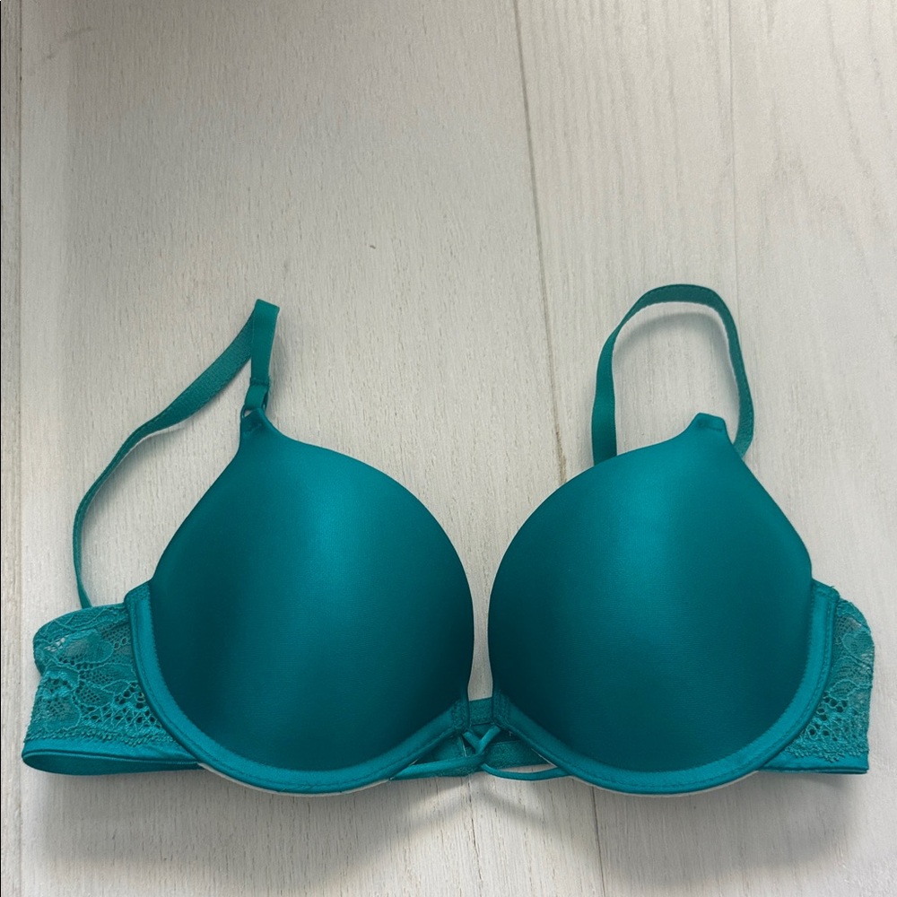 Teal Lace Women's Bra 32 A
